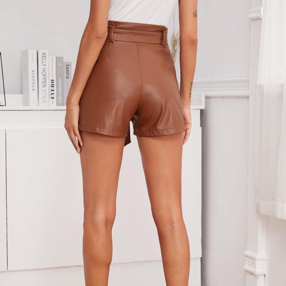 brown belted pocket leather feel shorts spring - Picture 2 of 3